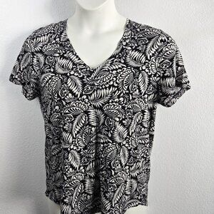 Loft 100% Cotton Black White Floral Shirt with V Neck & Cap Sleeves - Medium